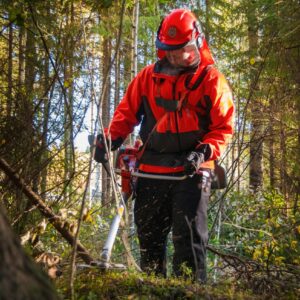 Polkujen raivaaminen esteettömiksi